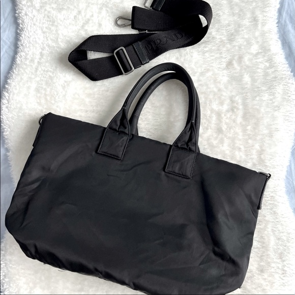 Authentic Reversible Prada bag - Picture 5 of 9